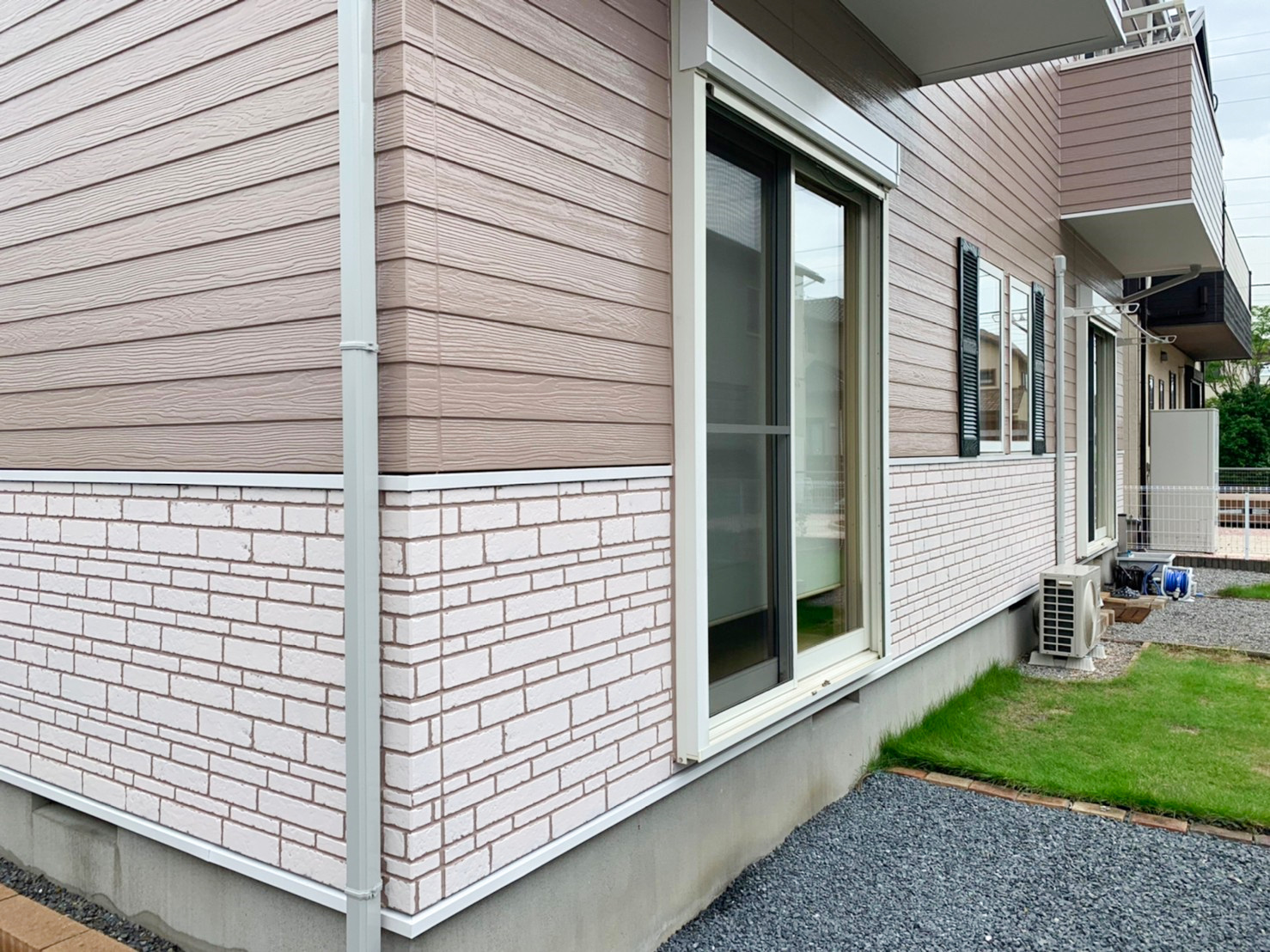 龍ケ崎市藤ヶ丘Ｕ様邸｜屋根カバー工事・外壁塗装工事（一部マルチカラー）：外壁