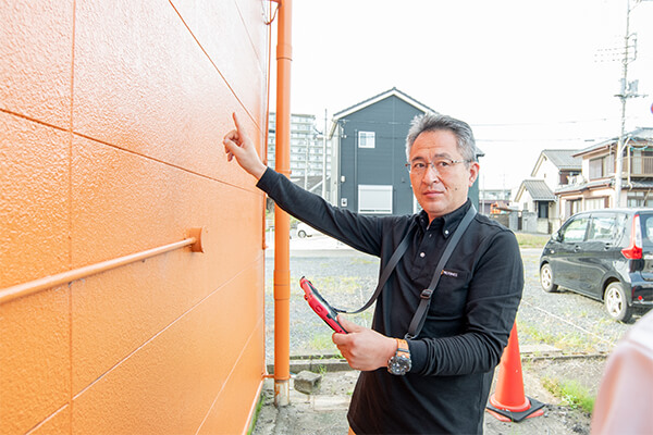 株式会社石井建装点検中の様子
