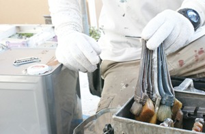 株式会社石井建装塗装中の様子